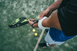 Sport che fanno ridere più che sudare: il lato leggero (e sociale) del movimento