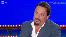 "I veneti massa de ’mbriaconi". E' polemica su Brignano