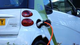 Incentivi auto elettriche, slitta il click day