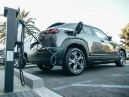 "Le ibride inquinano come le auto a benzina"