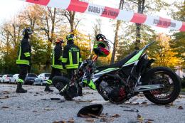 Moto distrutta, ferito un ragazzo