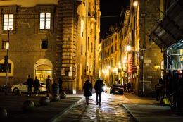 Rovigo dopo il tramonto: come la vita notturna si fonde con la cultura digitale