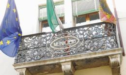 “Uffici comunali, no ai volontari”