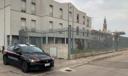 Occupa uno stabile abbandonato: denunciato