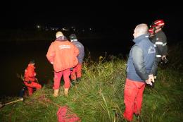 In canale con l'auto: miracolato