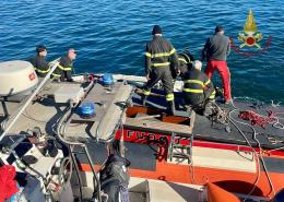 Imbarcazione affonda alla bocca di porto