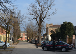Droga nascosta nei vani segreti dell'auto