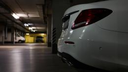 Auto ferma in garage, cosa succede e come evitare danni costosi