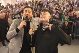 Torta e show con Rosa Chemical 
