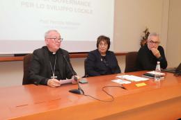 "Dobbiamo guardare ai poveri"