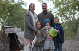 Perché l’avvocato Angelucci ha lasciato la famiglia del bosco