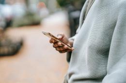 Chat control, primo via libera Ue: l’Italia si astiene