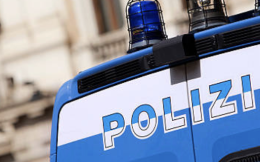 Schiaffo a un poliziotto: offesa di particolare tenuità