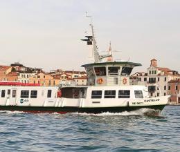 In laguna entra in servizio il motobattello “Castello”