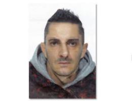 Addio Mirco, trovato morto nel letto a 48 anni