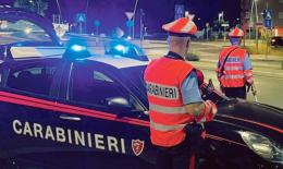 A fari spenti per evitare il controllo