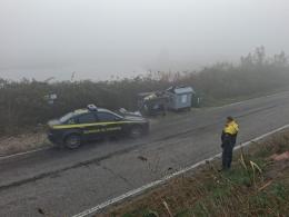 Beccato mentre scarica i rifiuti: "Sanzioni pesanti"