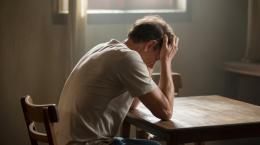 "Terrorizzato da mio figlio, temo mi uccida"