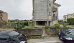 Abitazioni vuote mentre cresce il disagio