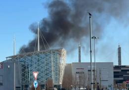 Allarme alla Nave de Vero: auto in fiamme nel parcheggio 