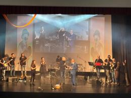 Il &ldquo;lottatore&rdquo; conquista il teatro