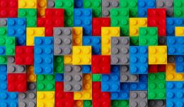 LEGO: da un&rsquo;idea semplice a un&rsquo;icona mondiale