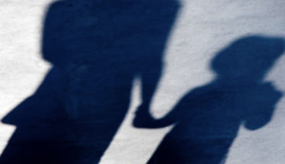 Tenta di rapire una bimba al supermercato, arrestato