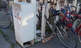 &ldquo;Sporcizia, rifiuti e rottami, stazione dei treni indecorosa&rdquo;