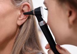 Musica nelle orecchie, ecco i rischi
