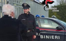 Aggrediti da un cane, salvati dal carabiniere