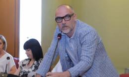 Sette: &ldquo;Valutiamo pro e contro&rdquo;