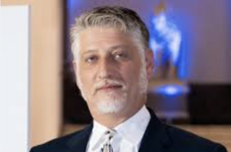 Russia alla Biennale, il ministro Giuli silura una consigliera