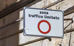 Auto elettriche e Ztl: regole sempre pi&ugrave; diverse
