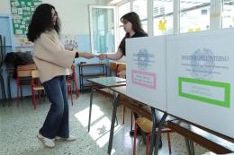 Urne chiuse per il referendum sulla giustizia:  i primi exit poll confermano un esito in bilico