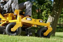 Investito dal trattorino rasaerba, grave un bimbo