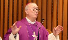 Il messaggio del vescovo: &ldquo;Vicini a chi soffre e cerca la pace&rdquo;