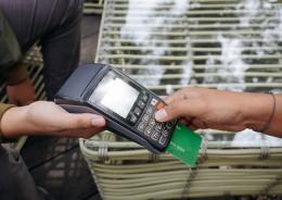 Pos e cassa, conto alla rovescia per i commercianti
