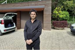 Pistola alla fronte dell'ex senatore, sequestrato per ore