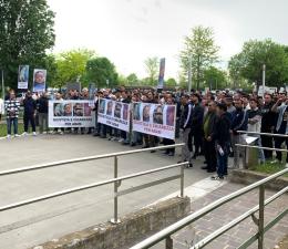 "Giustizia per Adam", in 137 protestano sotto l'ospedale