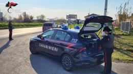 Ubriaco, si schianta contro una casa