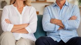 Violenze in famiglia, il tradimento non determina l&rsquo;addebito
