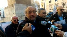 Stampa in piazza a Montecitorio contro i tagli all'editoria