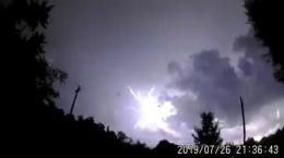 Temporale da brividi e una sequenza di fulmini spettacolare