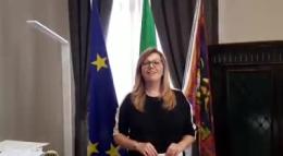 "Ecco il numero di telefono per aiutare chi è solo"