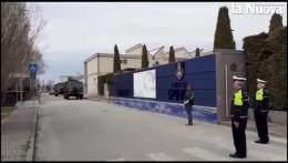 Arrivano i camion militari con i feretri dalla Lombardia