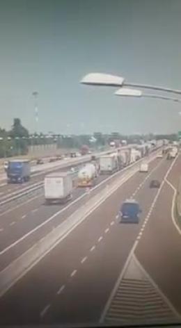 Ecco il video dell'incidente ripreso dalle telecamere della Polstrada