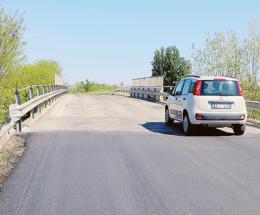 Sistemato il ponte, strada riaperta al traffico