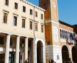 Carta d’identità, scatta la protesta