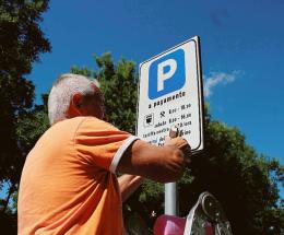 “Col caro sosta il centro muore”