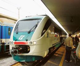 Beccato sul treno il re degli scrocconi